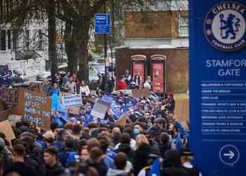 بين سبورتس تأجيل مباراة تشيلسي وبرايتون بسبب الاحتجاجات ضد السوبر الأوروبي