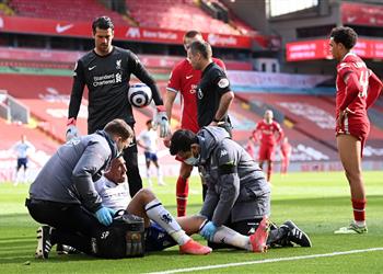 مدرب أستون فيلا تريزيجيه خضع لعملية جراحية ناجحة