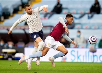 جون ستونز يغيب عن نهائي كأس كاراباو بعد طرده أمام أستون فيلا