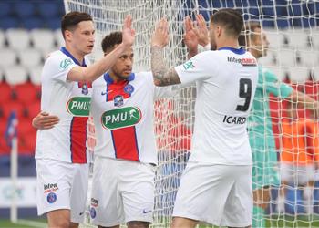 فيديو باريس سان جيرمان يستعيد صدارة الدوري الفرنسي مؤقت ا بتخطي ميتز في ليلة إصابة مبابي