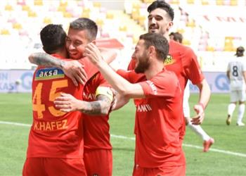 فيديو طرد جيرالدو بسبب كريم حافظ في سقوط أنقرة جوجو أمام مالاتيا سبور