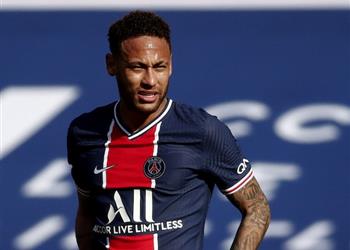 مدير باريس سان جيرمان لا داعي للتسرع في تجديد عقد نيمار