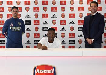 رسمي ا آرسنال يعلن تجديد عقد فولارين بالوجون حتى 2025