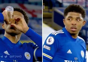 بالفيديو الحكم يوقف مباراة ليستر سيتي وكريستال بالاس لإفطار لاعب مسلم