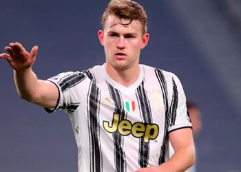 دي ليخت هدف كومان الأول لتعزيز دفاع برشلونة