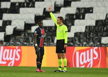 فيديو طرد إدريسا جاي في مباراة باريس سان جيرمان ومانشستر سيتي