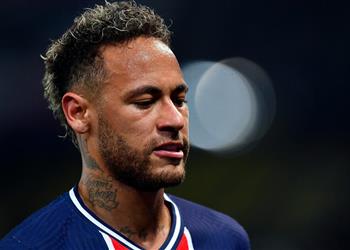 تقارير برشلونة يحدد نيمار كأولوية في الصيف رغم معارضة باريس سان جيرمان