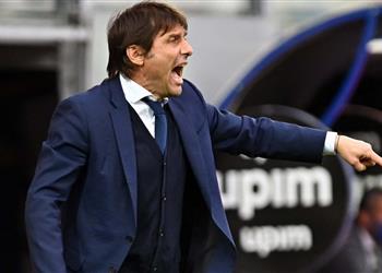 بعد التتويج بالسكوديتو كونتي يوجه رسالة إلى جماهير إنتر ميلان التي طالبت برحيله