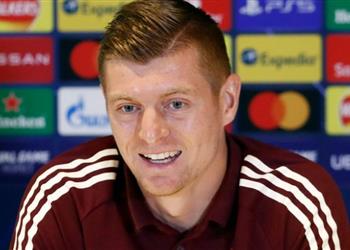 توني كروس ي شيد بناشئ ريال مدريد ويصرح زيدان سيبقى معنا في الموسم الم قبل