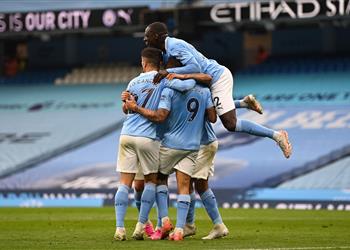 فيديو بعد خطأ قاتل من كريستنسن سترلينج يسجل هدف مانشستر سيتي الأول أمام تشيلسي