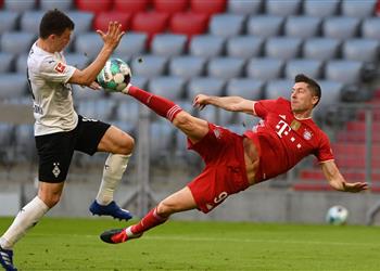 فيديو بايرن ميونخ يهين مونشنجلادباخ بسداسية في ليلة احتفاله بلقب الدوري الألماني