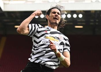 كافاني بعد تمديد عقده مع مانشستر يونايتد تأثرت برغبة الجماهير في بقائي