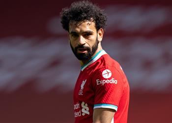كاراجر ونيفيل يتجاهلان محمد صلاح في التشكيل المثالي للدوري الإنجليزي 2020 21