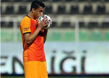 جماهير جالطة سراي عن تألق مصطفى محمد أمام دنيزلي سبور أسد الله الم دمر جاء إلينا بأموال حلال