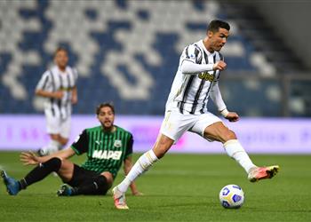 فيديو كريستيانو رونالدو يسجل هدف يوفنتوس الثاني أمام ساسولو