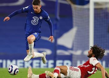 جماهير آرسنال تشيد بأداء محمد النني أمام تشيلسي كان مثل النحلة في الملعب