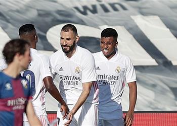 تشكيل ريال مدريد أمام غرناطة هازارد بديل ا وبنزيما ورودريجو في الهجوم