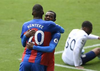 فيديو بسبب أخطاء المحمدي كريستال بالاس يحو ل تأخره أمام أستون فيلا لفوز مثير في الدوري الإنجليزي