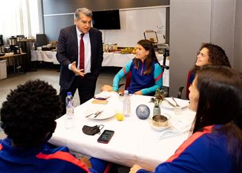 لابورتا بعد تتويج نساء برشلونة بدوري أبطال أوروبا للمرة الأولى تصنعن التاريخ