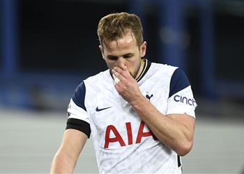 سكاي سبورتس هاري كين يبلغ توتنهام برغبته في الرحيل خلال ميركاتو الصيف