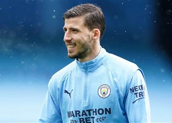 ذا أثلتيك روبن دياز أفضل لاعب في الدوري الإنجليزي 2020 21 وديفيد مويس مدرب الموسم