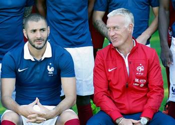 ديشامب يكشف عن حديثه مع بنزيما قبل استدعائه لمنتخب فرنسا