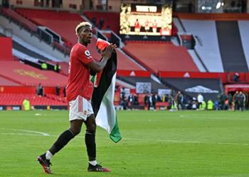 بوجبا يعلق على رفعه لعلم فلسطين في مباراة مانشستر يونايتد وفولهام