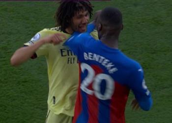 فيديو بنتيكي يعتدي على محمد النني والـVAR يتغاضى عن الكارت الأحمر