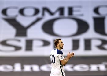 فيديو هاري كين يوجه تحية الوداع لجماهير توتنهام بعد الخسارة أمام أستون فيلا