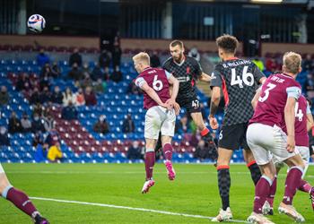 فيديو فيليبس يسجل هدف ليفربول الثاني أمام بيرنلي