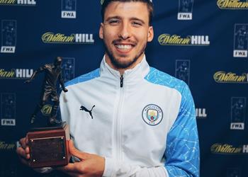 روبن دياز يفوز بجائزة أفضل لاعب في الدوري الإنجليزي