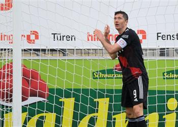 ديلي ميل ليفاندوفسكي يريد الانتقال إلى برشلونة