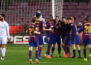 ماركا مدافع برشلونة أول الراحلين إلى الدوري الفرنسي
