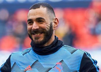 ارتفاع غير مسبوق في بيع قمصان منتخب فرنسا بعد عودة بنزيما