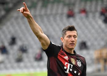 ليفاندوفسكي كلوب مثل والدي والآن يمكنني دعوة ميسي ورونالدو لطاولتي