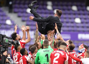 برشلونة يهنئ أتلتيكو مدريد على التتويج بالدوري الإسباني