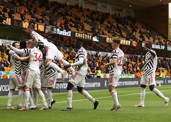 فيديو مانشستر يونايتد يهزم ولفرهامبتون بثنائية وينهي البريميرليج وصيف ا