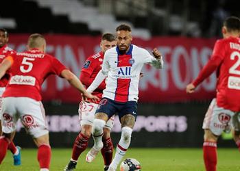 فيديو باريس سان جيرمان يتخطى بريست بثنائية وينهي الدوري الفرنسي وصيف ا