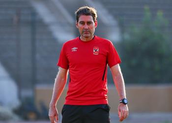 بعد أشهر من الرحيل عن الأهلي تقارير عملاق يوناني يخطط للتعاقد مع فايلر