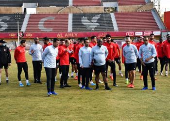 مران الأهلي موسيماني يحاضر اللاعبين وتدريبات استشفائية لـ أيمن أشرف