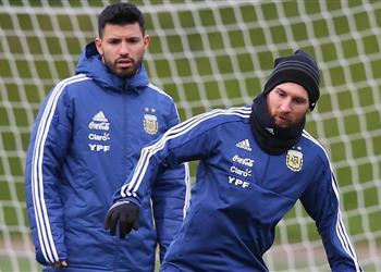 مدير منتخب الأرجنتين ميسي سيساعد أجويرو في برشلونة