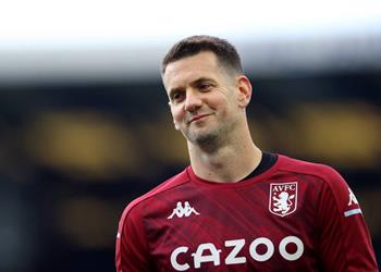 ميرور مانشستر يونايتد يتوصل إلى اتفاق مع حارس أستون فيلا