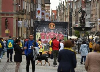 الاعتداء على جماهير مانشستر يونايتد قبل مواجهة فياريال