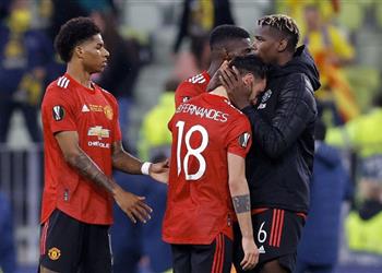 صور انهيار برونو فرنانديز بعد خسارة مانشستر يونايتد في نهائي الدوري الأوروبي