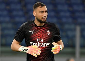 برشلونة يدرس إمكانية ضم دوناروما بعد محادثات رايولا ويتمسك ببقاء شتيجن