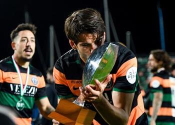 لأول مرة منذ 20 عام ا فينيسيا بتسعة لاعبين يعود إلى الدوري الإيطالي بهدف قاتل