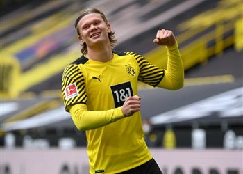 هالاند يوضح موقفه من الرحيل عن بوروسيا دورتموند