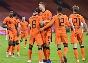 لحسم صفقة فينالدوم قبل اليورو برشلونة يرسل طاقمه الطبي لمنتخب هولندا