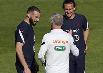 ديشامب التسامح كلمة كبيرة في موقف عودة بنزيما لمنتخب فرنسا