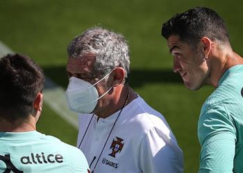 سانتوس يتغنى بـ رونالدو مثال للطموح وخارق للطبيعة